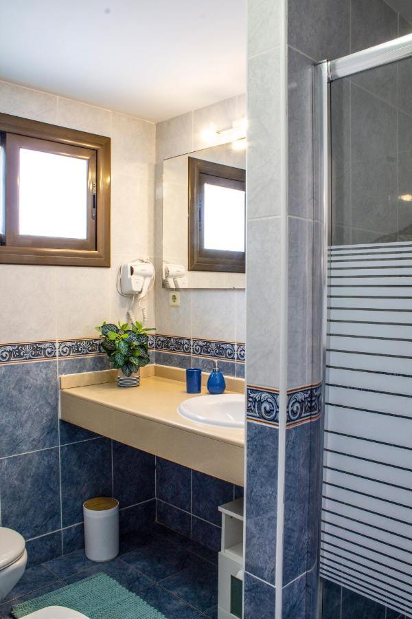 Villa Sol Y Paz, Espacioso Jardin Y Aparcamiento คอร์ราเลโฮ ภายนอก รูปภาพ